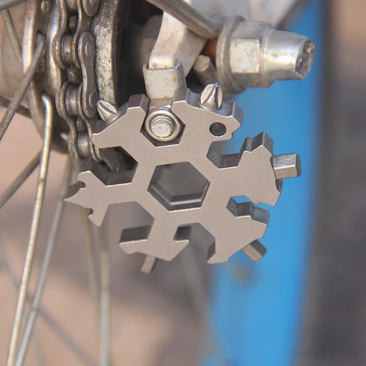 Snowflake shape multi-function gadget EDC snowflake multi-tool card 6 angle wrench 19 kinds of functions outdoor multi-function gadget