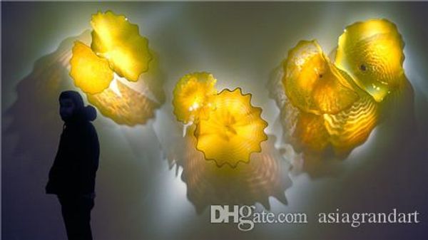 Custom Made Hand Blown Glass Plates for Wall Decoration Modern Art Deco Yellow Glass Chihuly Style Wall Lamps for Hotel Lobby Decor