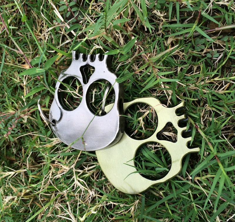 Small 66*60*7 Skull Two Beasts Key Buckle Outdoor Women and Men Self-defense Gadgets Break Windows Driving Protection tools Knuckle Dusters