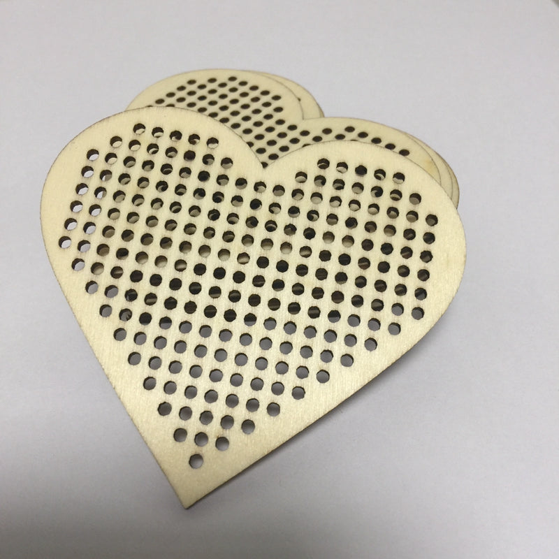 20 Pcs Heart Circle Shapes Cross Stitch Hole Carving Wooden Scrapbooking Craft for Embellishments Handmade Diy Handicraft Decor