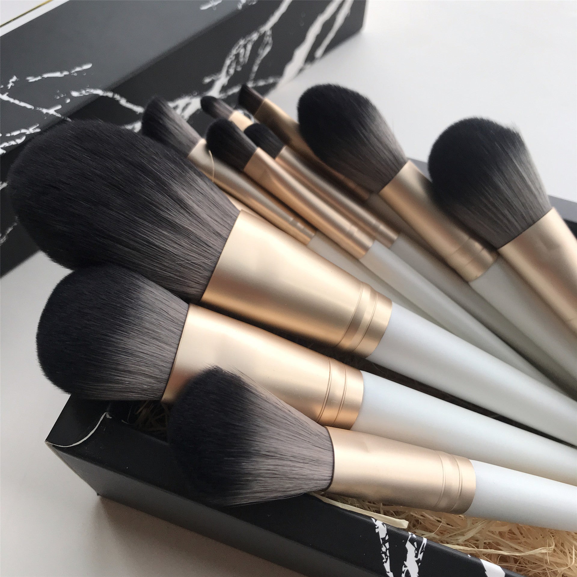 Pro Makeup tools & accessories 12Pcs Makeup brushes set for Eye shadow Blush loose powder cosmetics White -Pink wood handle DHL Free