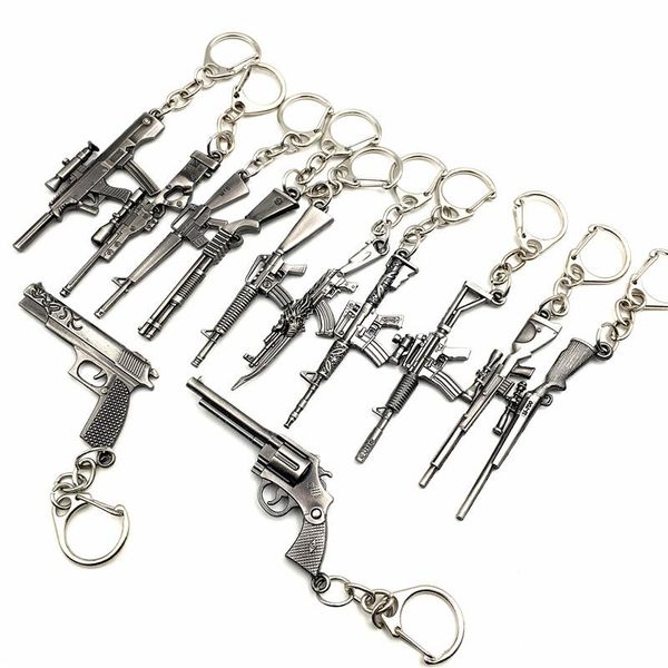 Wholesale 50pcs-Lot Game Gun Model Key Chain Metal Alloy Key Rings Keys Holders Size 6cm Blister Card Package Key Chains