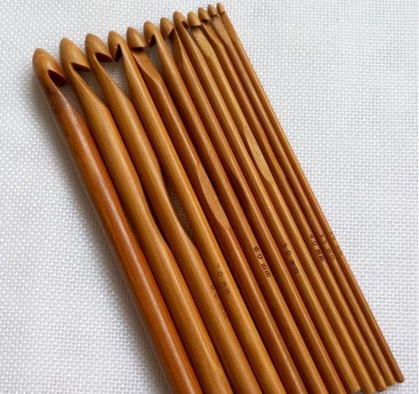12pcs-set Sweater knitting Circular Bamboo Handle Crochet Hooks Smooth Weave Craft Needle 12 Size SN512