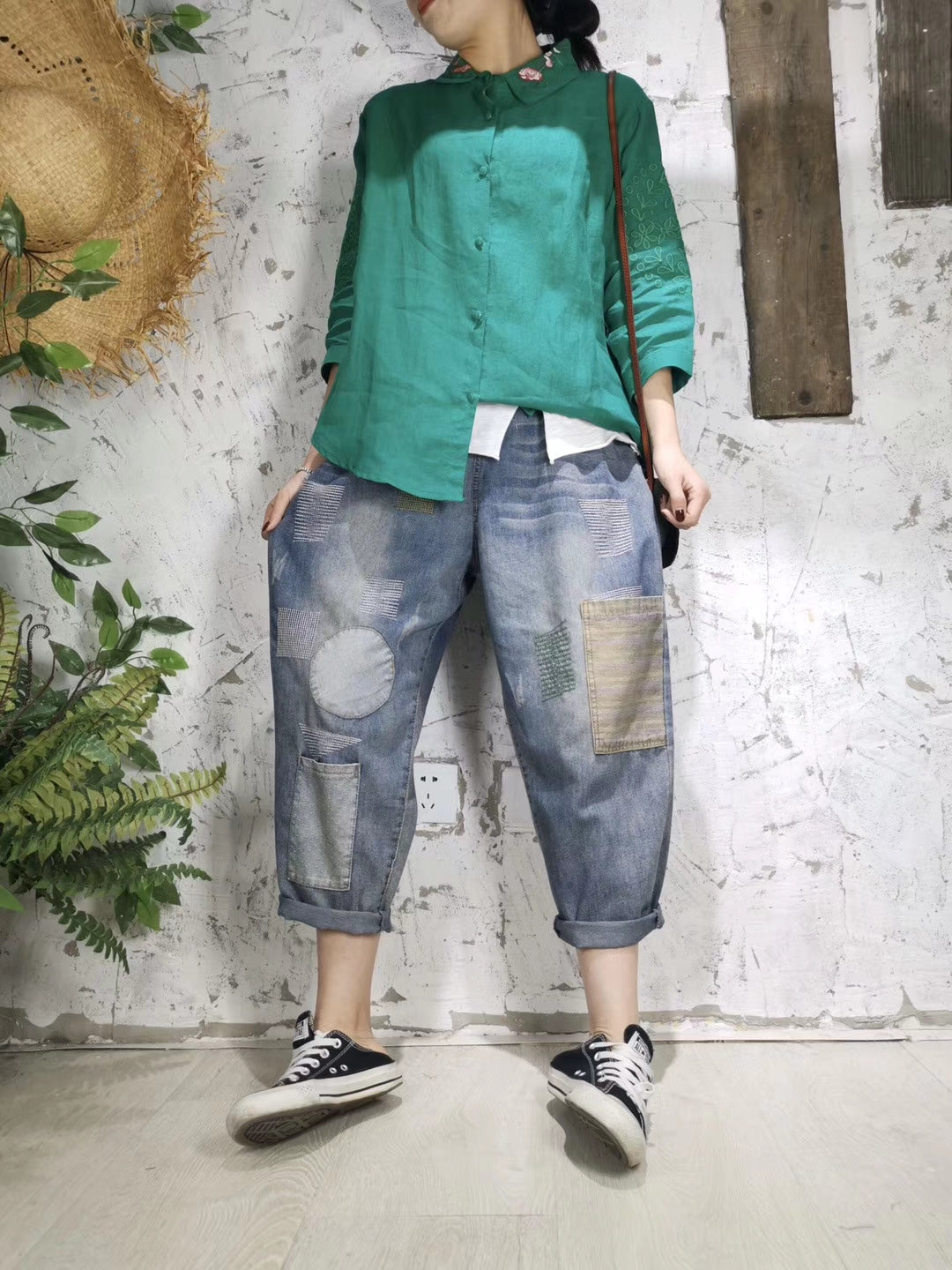 Glitter Blue White Black Feer Female Embroidered White Jeans Bk4440