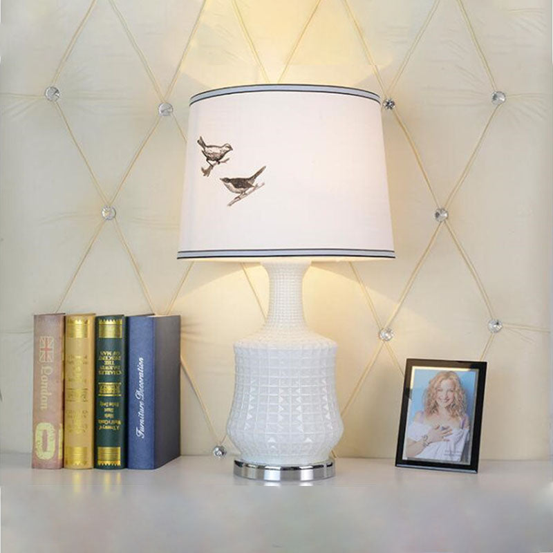 Simple hand-sketched bird desk lamps bedroom study hotel room light American country glass table lamp LR013