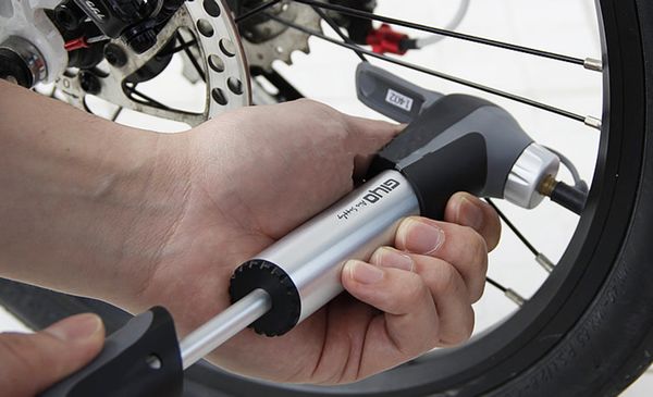 Bike Pump GIYO GP-41S-61S Made in Taiwan Pressure Gauge Mountain Mini Bicycle Air Pump Cycling Accessories (A-V) (F-V) MC170