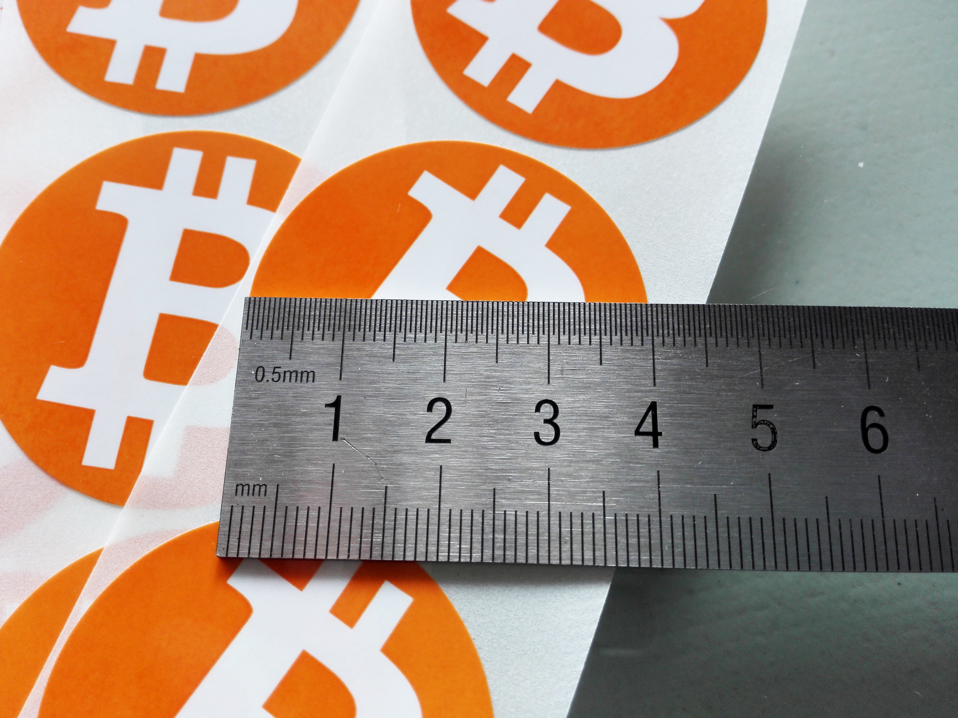 240pcs 40mm diameter bitcoin logo label sticker, orange color printing on gloss paper, Item No.FS18