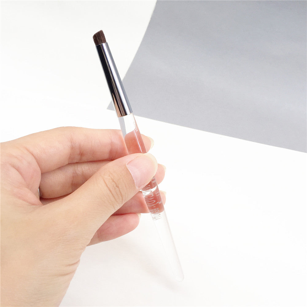 TRISH MCEVOY BRUSH 68 EVERYTHING EYE Eyeshadow Brush - Precision Defining Blending Shading Eye Brush