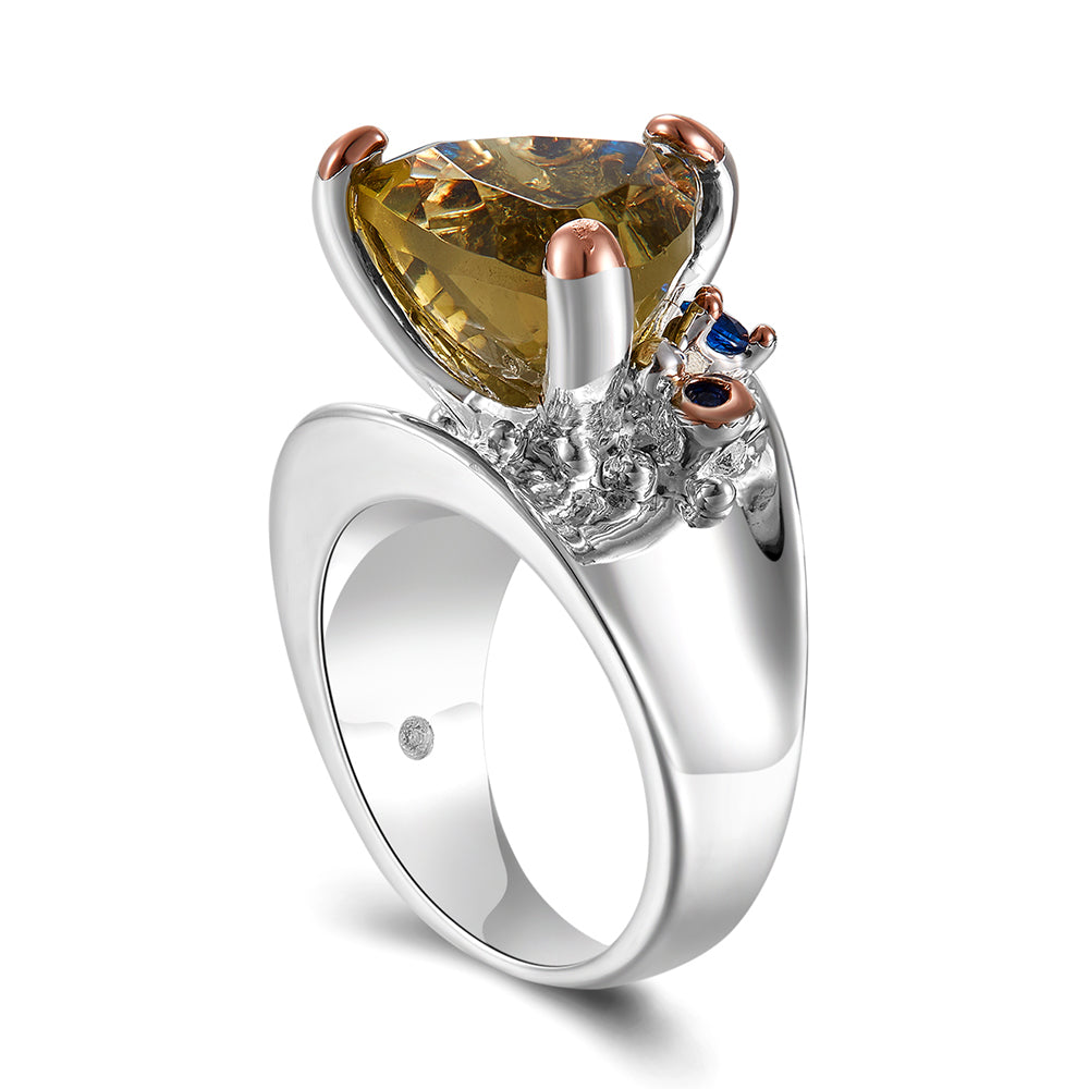 Latest design Big Triangle Lt Green Olivine Zirconia Ring Silver plated Jewellery Finger Rings Woman Pretty Jewelry