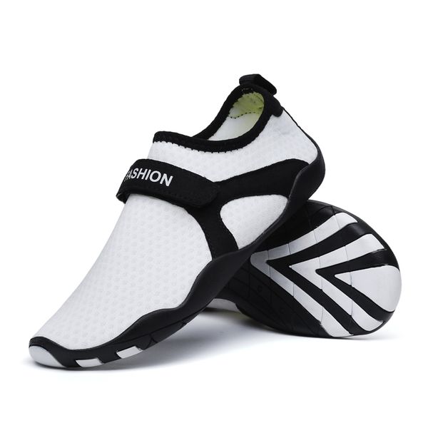 Youth Fitness & Cross-Training Couple Shoes Men and Women Cute Sneakers Driving Travel Joker Shoes Diving Swim