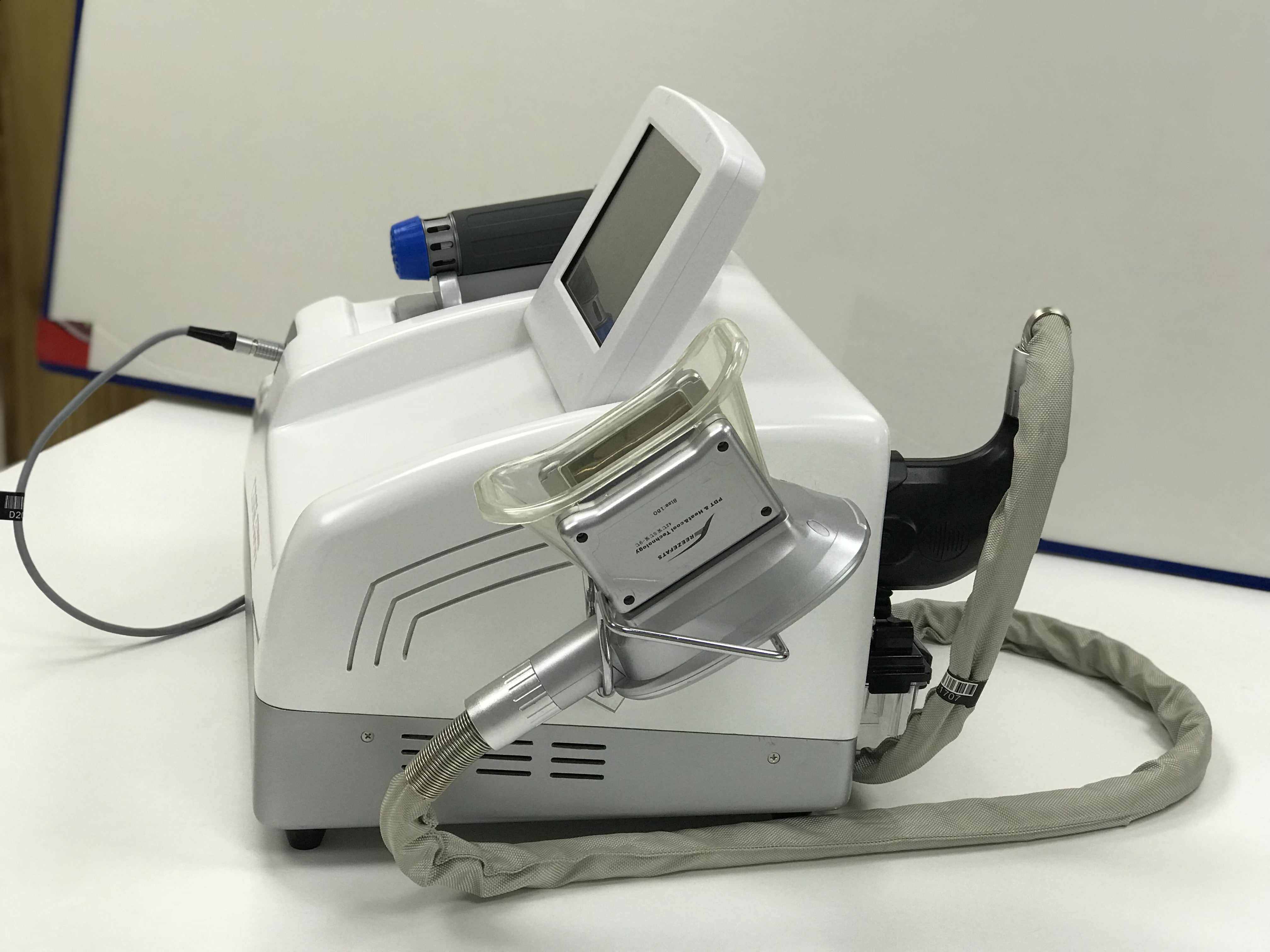 Body Sculpting Clinics Shock wave and Cryolipolysis 2 in 1 equipment for body fat cellulite reduction