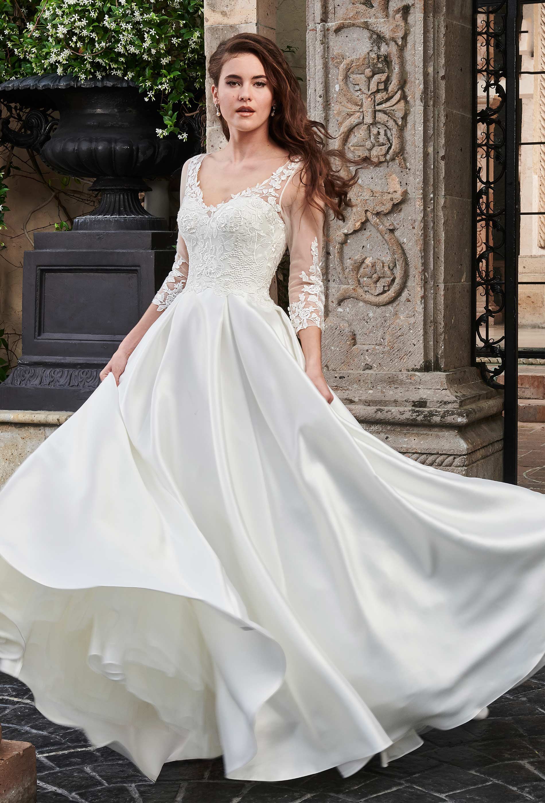 Beauty Ivory V-Neck Applique 3-4 Sleeves A-Line Wedding Dresses Bridal Pageant Dresses Wedding Attire Dresses Custom Size 2-16 KF1125162