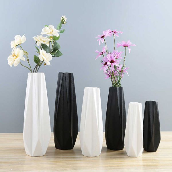 Simple Modern Black-White Ceramic Art Vase Living Room Dining Desktop Inspiration Rose Ideal Flower Vase Ornaments JY 210623