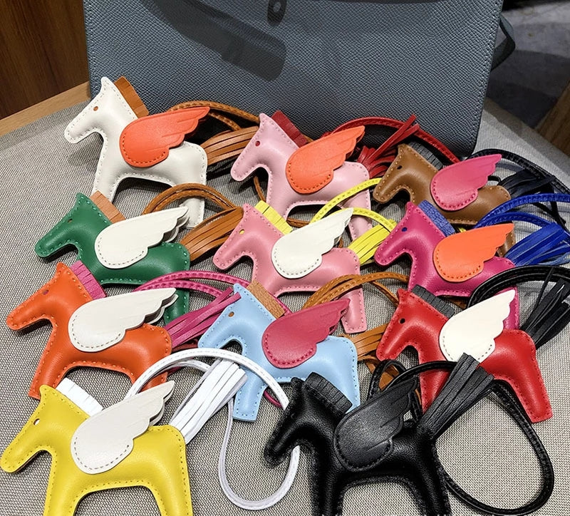 Popula Swift Sheepskin Horse Keychain Bag Charm Luxury Paddock Horse Keyring Real Leather Nano Pegasus Pendant Wing Flying Horse Ornament