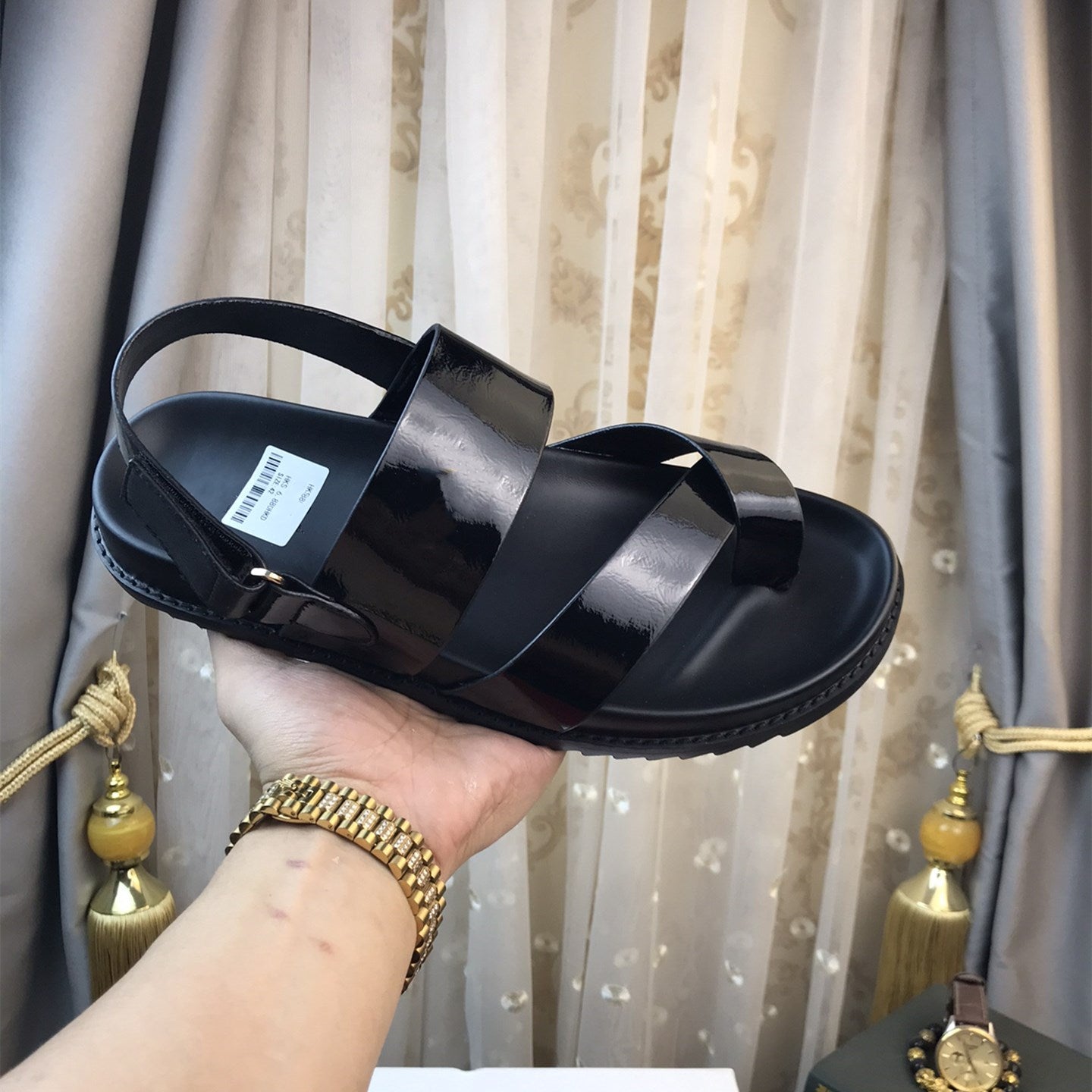 Men&#039;s LuxuryÂ designerÂ sandals Black Brown Cross leather strap clip toe flat shoes Men&#039;s Summer Beach Outdoor holiday sandal comfortable Sl