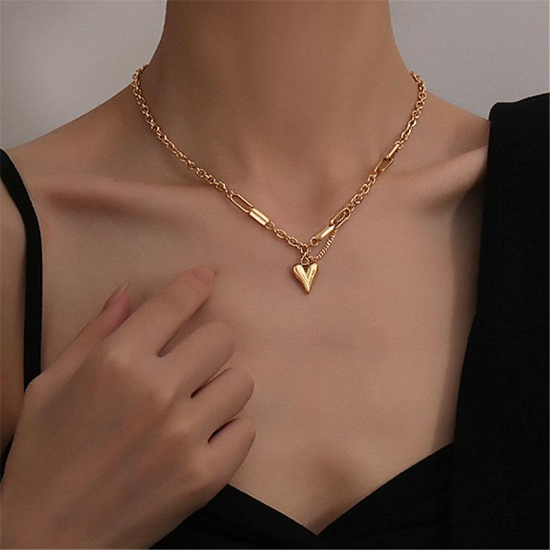 Pendant Necklaces Titanium Steel Love Heart Chunky Necklace For Women Gold Color Clavicle Chain Fashion Female Choker Jewelry Charm