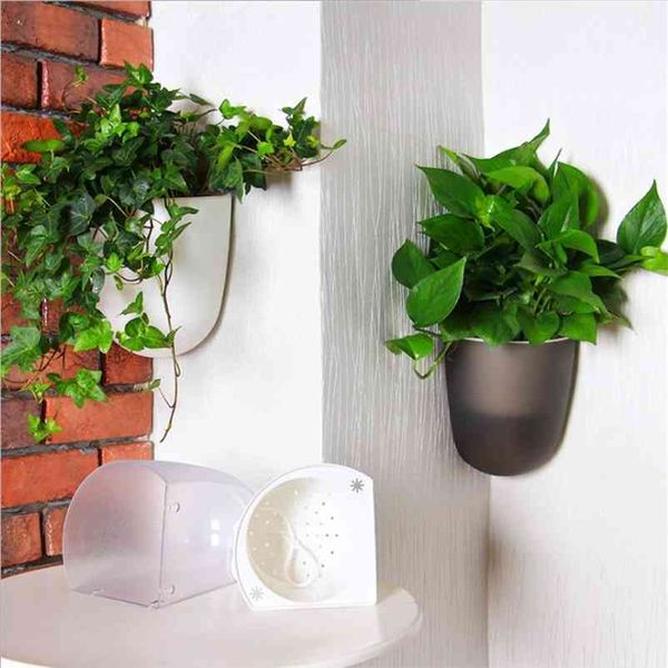 large size Self Watering Plant Flower Pot Wall Hanging Wall corner Plastic Planter Basket Garden Supply Home Garden with Hooks 210922