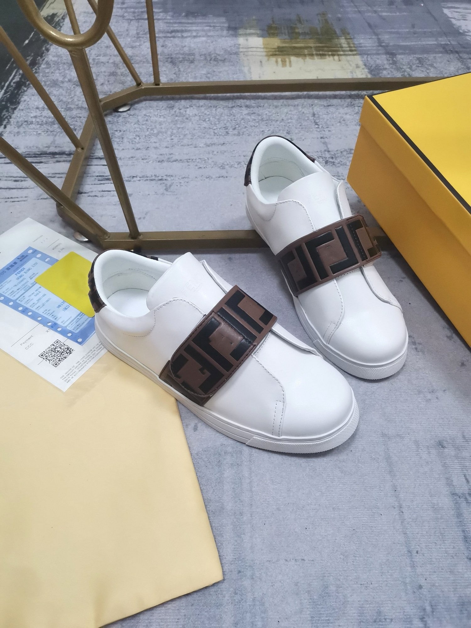 Designer casual shoes men&#039;s flat luxurious leather stitching sneakers retro low collar white pink women&#039;s classic fashion tennis shoes