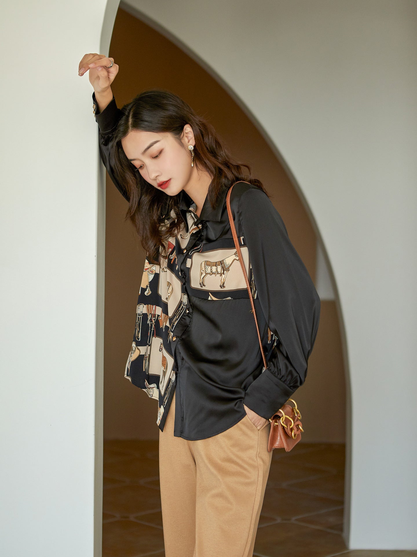 2021 New Horse Print Womens and Blouses Long Sleeve Button Up Shirt Black Casual Tops Spring Clothes Aby6