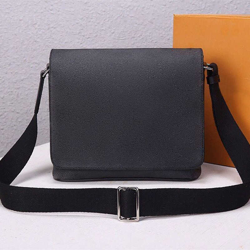 Deigner luxury bag Men Flip Potman Bag Famou Shoulder Fahion Men Genuine Leather Meenger Old Flower Grid Crobody Schoolbag Women&#039;s leather h