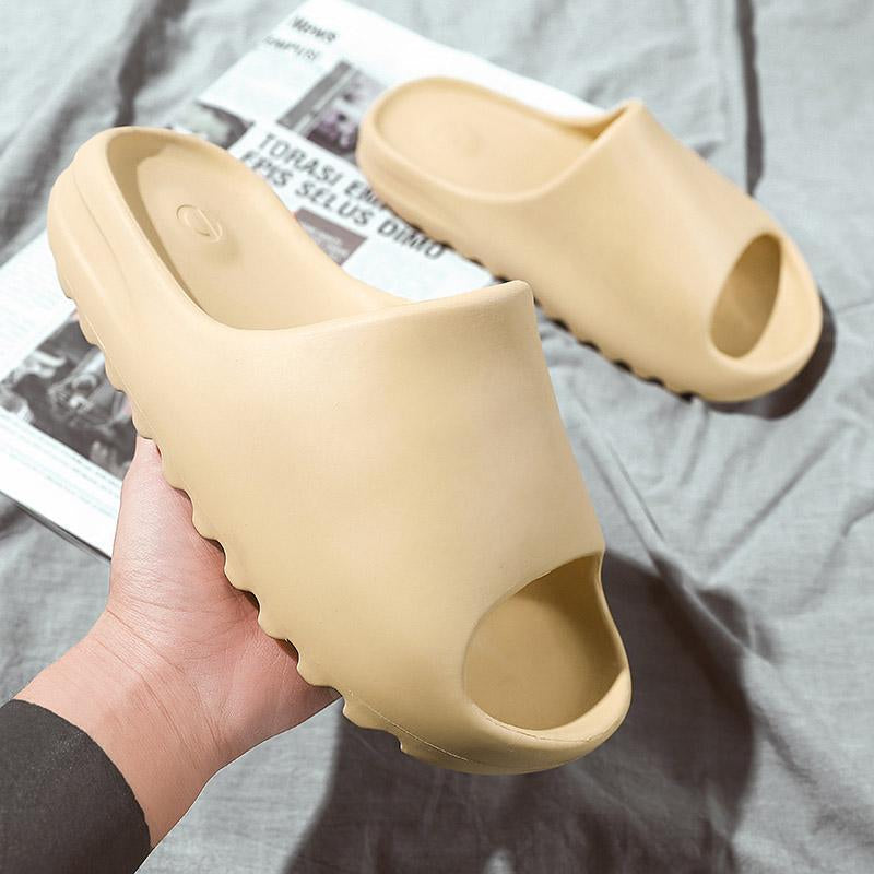 2021 mens and womens slippers shock absorption and light flat bottom sponge cake beach sandals1