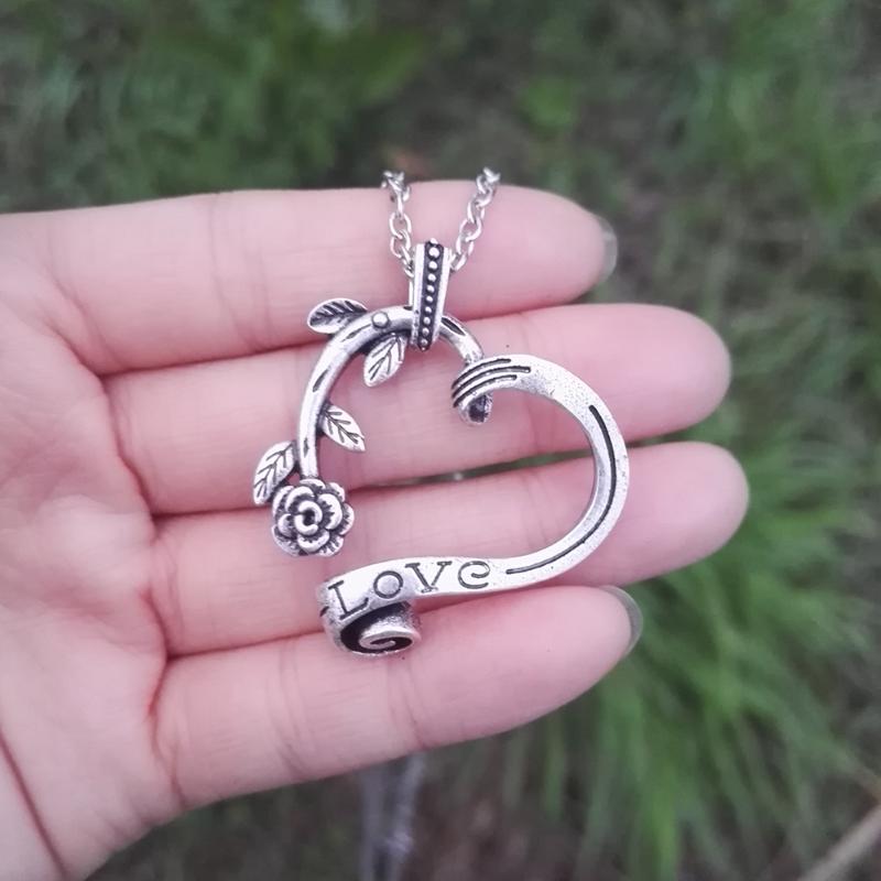 Pendant Necklaces 1pcs Love Fashion Romance Rose With Word Garden Heart Necklace Valentines Day Gift SanLan
