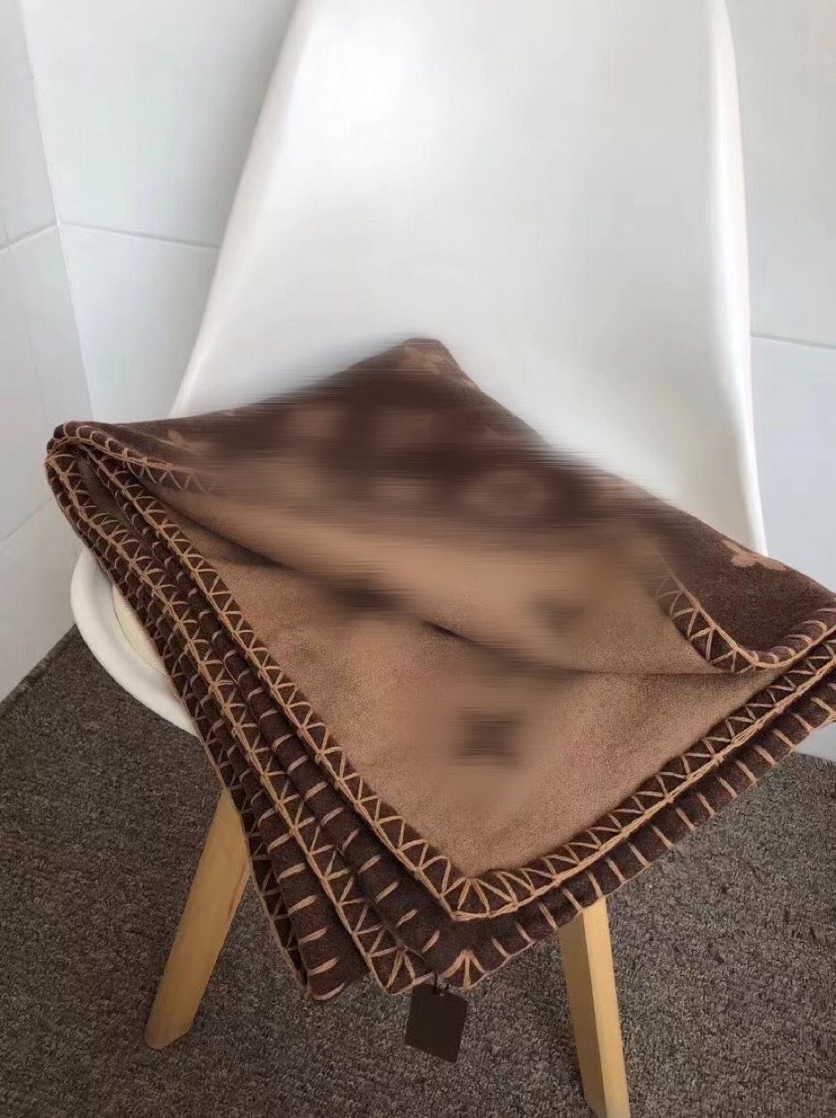 Design Real Wool Cashmere Signage Blankets classic pattern Come with Tags Throw Blanket top quality and large size 170*140cm for Bed Sofa Autumn Win