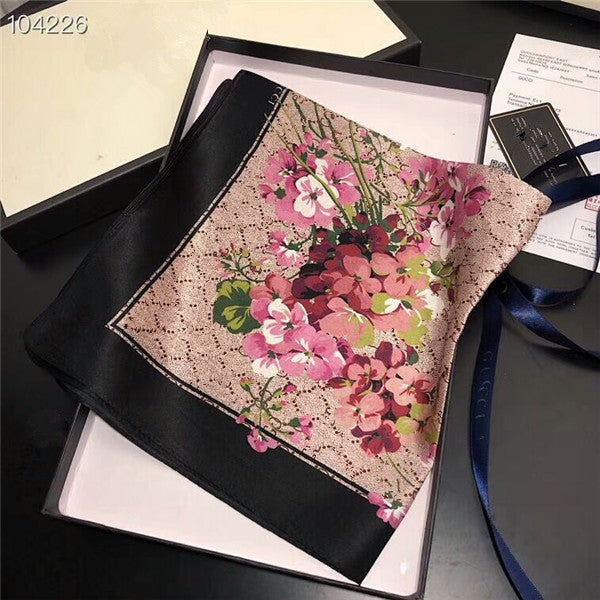 2021 Silky comfortable beautiful and elegant women spring and summer silk scarves 50*50cm letter square scarf without box