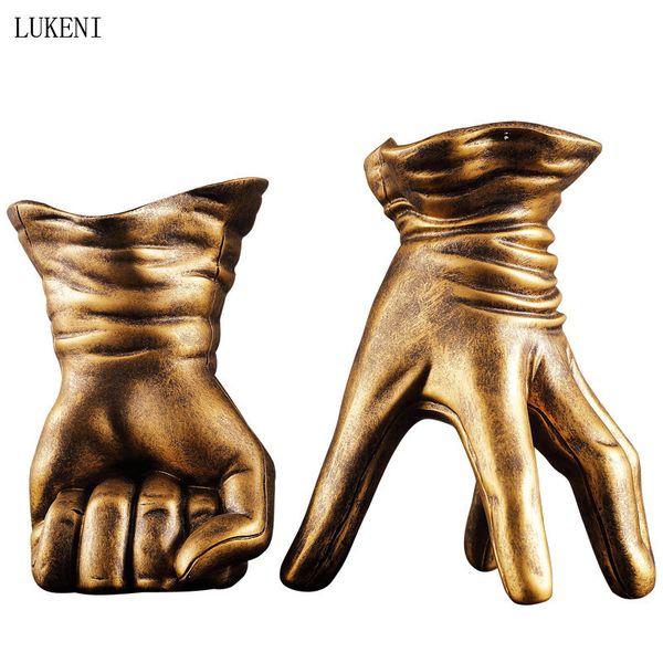 European Retro Hand Cabinet Decoration Wine Rack Creative Living Room Vase Resin Crafts Furnishings 210414