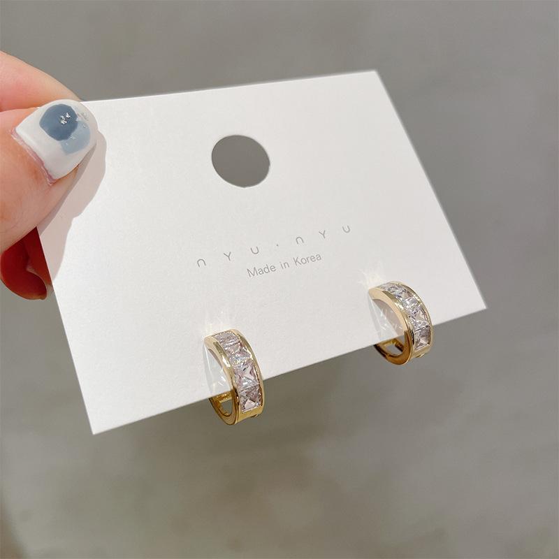 Hoop & Huggie 2021 Arrival Trendy Temperament Crystal Simple Round Earrings For Women Fashion Gold Metal Jewelry Gifts