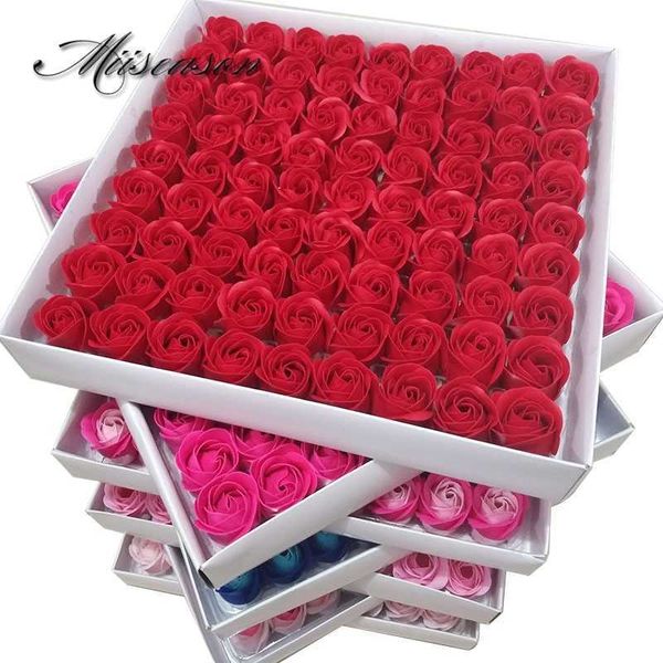 81Pcs-lot Rose Bath Body Flower Floral Soap Scented Rose Flower Essential Wedding Valentine&#039;S Day Gift Holding flowers 210624