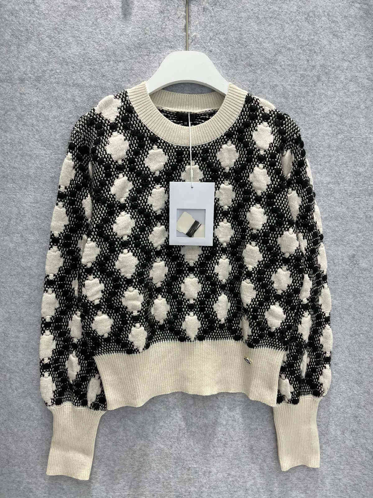 Fashion cc women knitted hoodies sweater cche brand wool knitting hooded sweatshirt long-sleeved coats jackets round neck flower hanging hair design