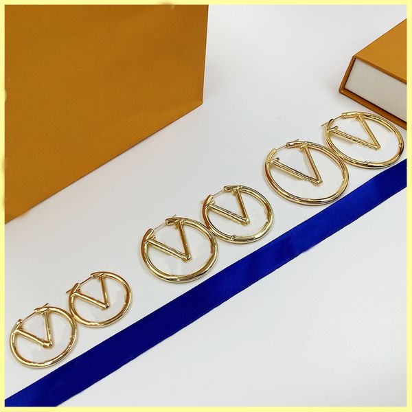 Women Hoops Fashion Womens Big Circle Simple Jewelry s Designer Earrings Letter L Stud Earring Wholesale 21081205R