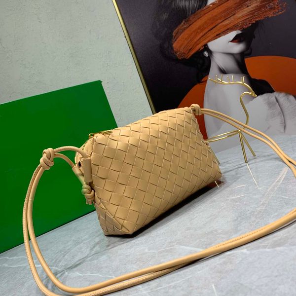 Luxury Famous Designer Women Quality Leather Messenger Bag Broadband Design Shoulder Bags Lady Simple Woven Zipper Knitting Handbags Cross B