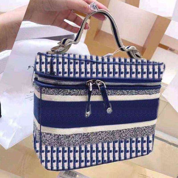 letter 2022 High quality fashion pattern female cosmetic bag large capacity beauty bags best-selling handbag with box wholesale discount