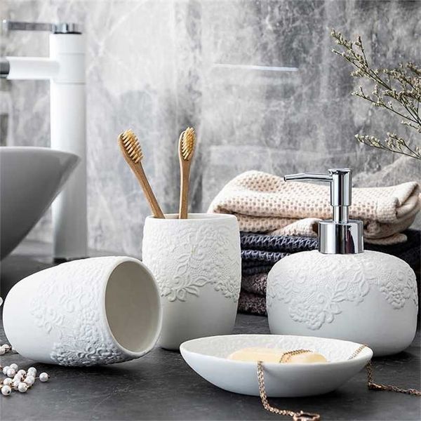 Ceramic White Bathroom Accessories Sets Decoration Toothbrush Cup Shampoo Dispenser Soap Dish Creative Toilet Organizer Supplies 211222