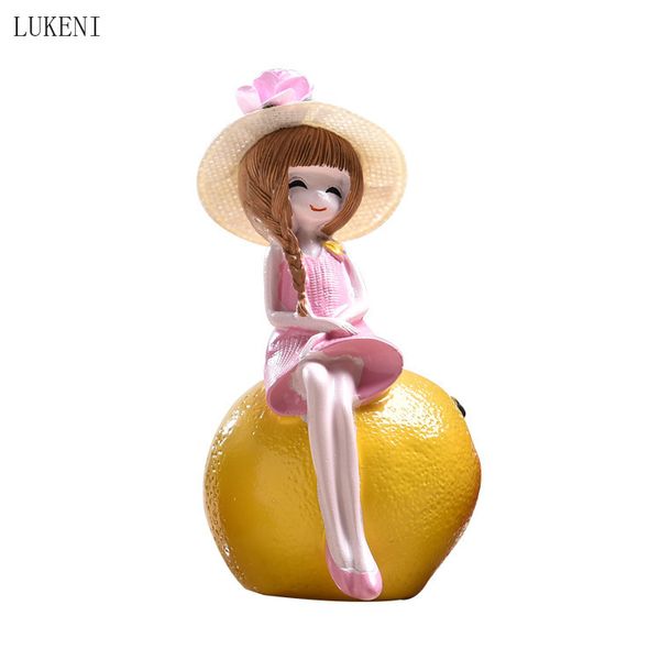 Creative Modern Home Decorations Baking Cake Decoration Ornaments Resin Knick-knacks Fruit Girl Holiday Gifts 210414