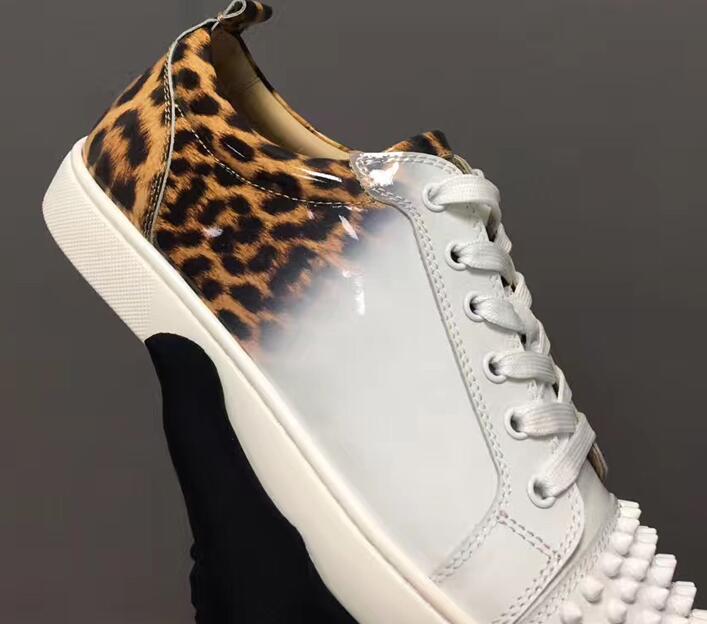 Designer popular Red Bottoms shoes Studded Spikes Flat sneakers For Men Women glitter Party Lovers Genuine Leather casual rivet Sneaker