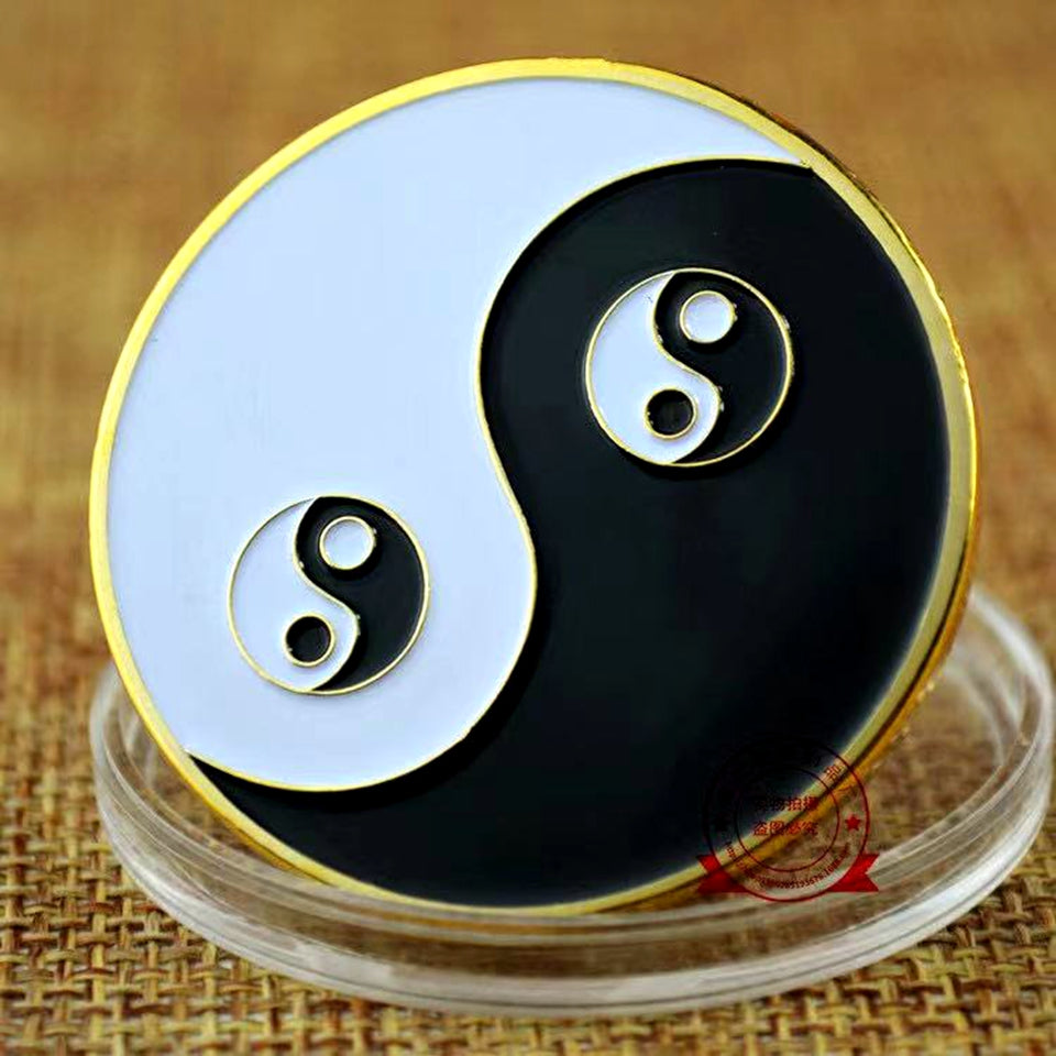50pcs Non Magnetic Souvenir Coin 24k Gold Plated Chinese Yin And Yang Eight Diagrams Tai Chi Taoist Chip Collectible Badge GIft
