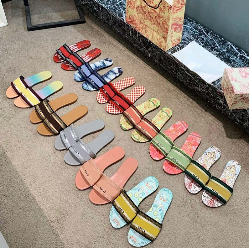 Classics sandals Fashion slippers slides Floral brocade Gear bottoms Flip Flops women shoes striped Beach causal slipper home011 01