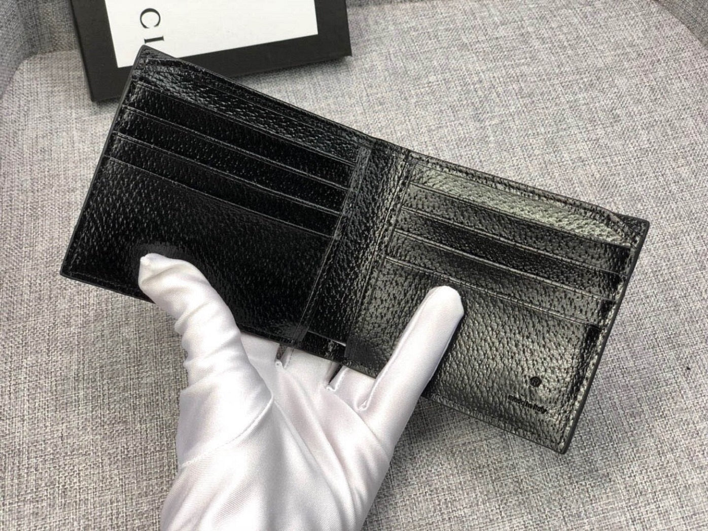Classic High quality Designer Wallet Coin Purses Zipper fashion Short Wallets Fold Card Holder Passport Holders purse free ship