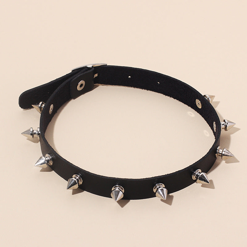 Gothic Style Choker Black Rivet Leather Spiked Necklaces Neckband Choker Collar with Adjustable Size Buckle PU Clavicle Chain 211592