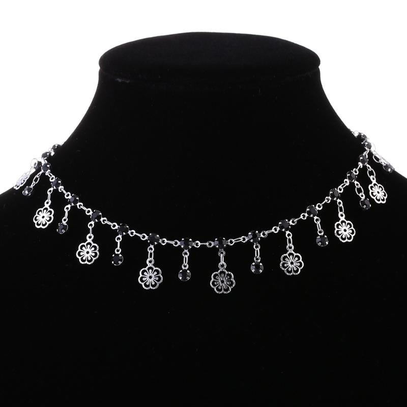 Pendant Necklaces Trendy Handmade Hollow Flower Exquisite Clavicle Chain For Women Fashion Silver Color Beads Chokers Necklace Jewelry
