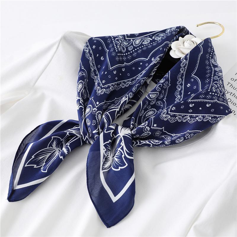 Scarves Women&#039;s Silk Satin Hair Scarves, Fashion Square Printed Headscarf 70 * 70cm Professional Accessories Designer Scarf