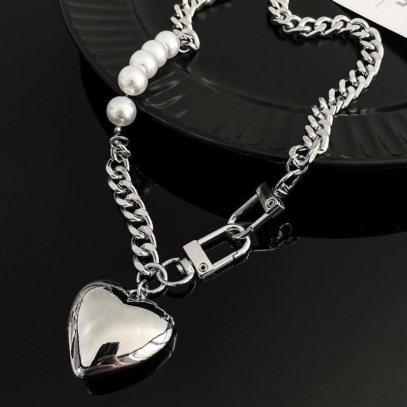 Chains Metal Love Necklace Women Pearl Splicing Chain Collarbone Heart-shaped Choker Neck Accessories Short Style INS Trendy
