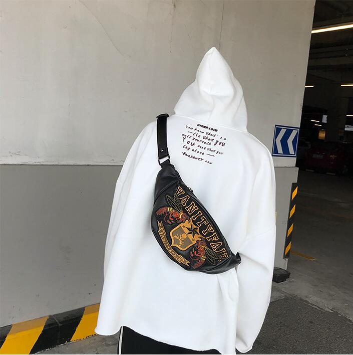 Factory wholesale man bag personality medal waistbag sport leisure leather men bike handbag type essential small bee embroidered oblique shoulder ba