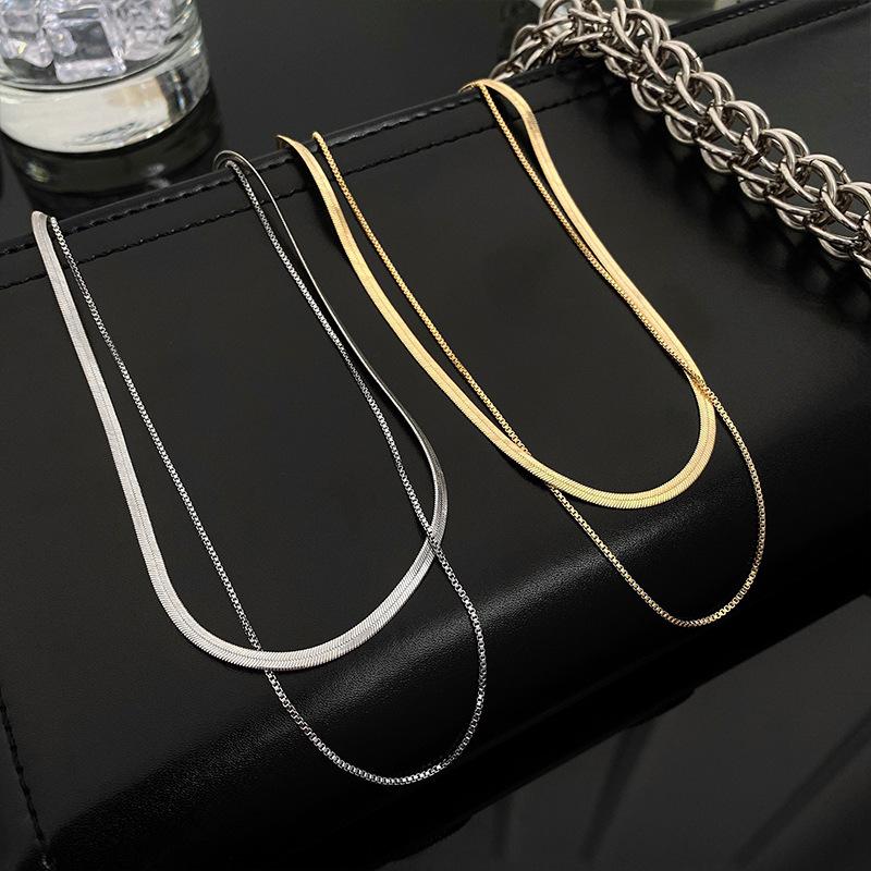Chokers FashionStainlessDouble Layer Snake Bone Chain Necklaces For Women Ins Retro Stacking Niche Design Short Necklace