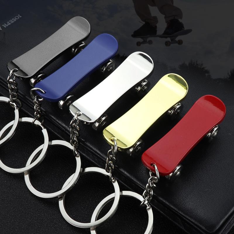 Keychains Creative Fingertip Scooter Keychain Mini Net Red Metal Pendant Men&#039;s Car Key Chain Ring Gift Products Accessories