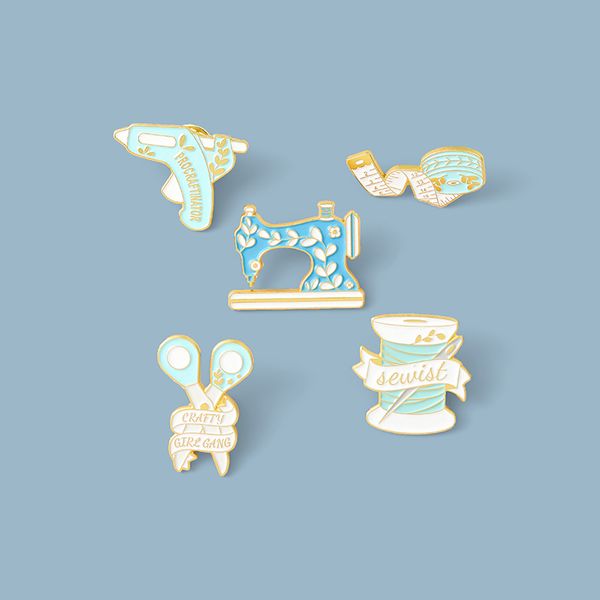 Brooches Pin Sewing Machine Enamel for Women Fashion Dress Coat Shirt Demin Metal Funny Brooch Pins Badges Promotion Gift New Design