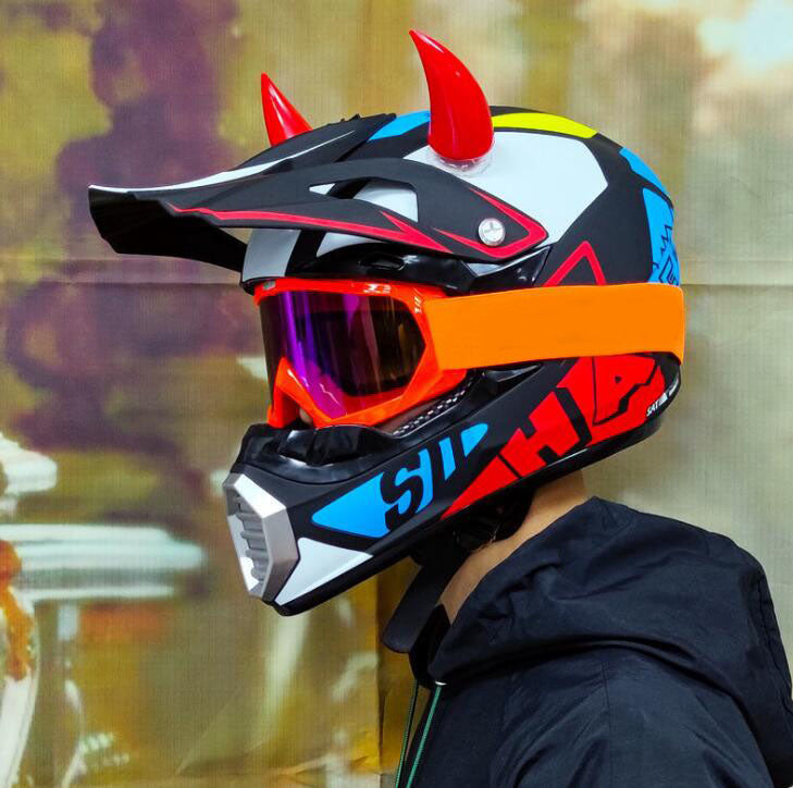 Motorcycle off-road helmet, men and women outdoor riding full helmets, the same style is customized